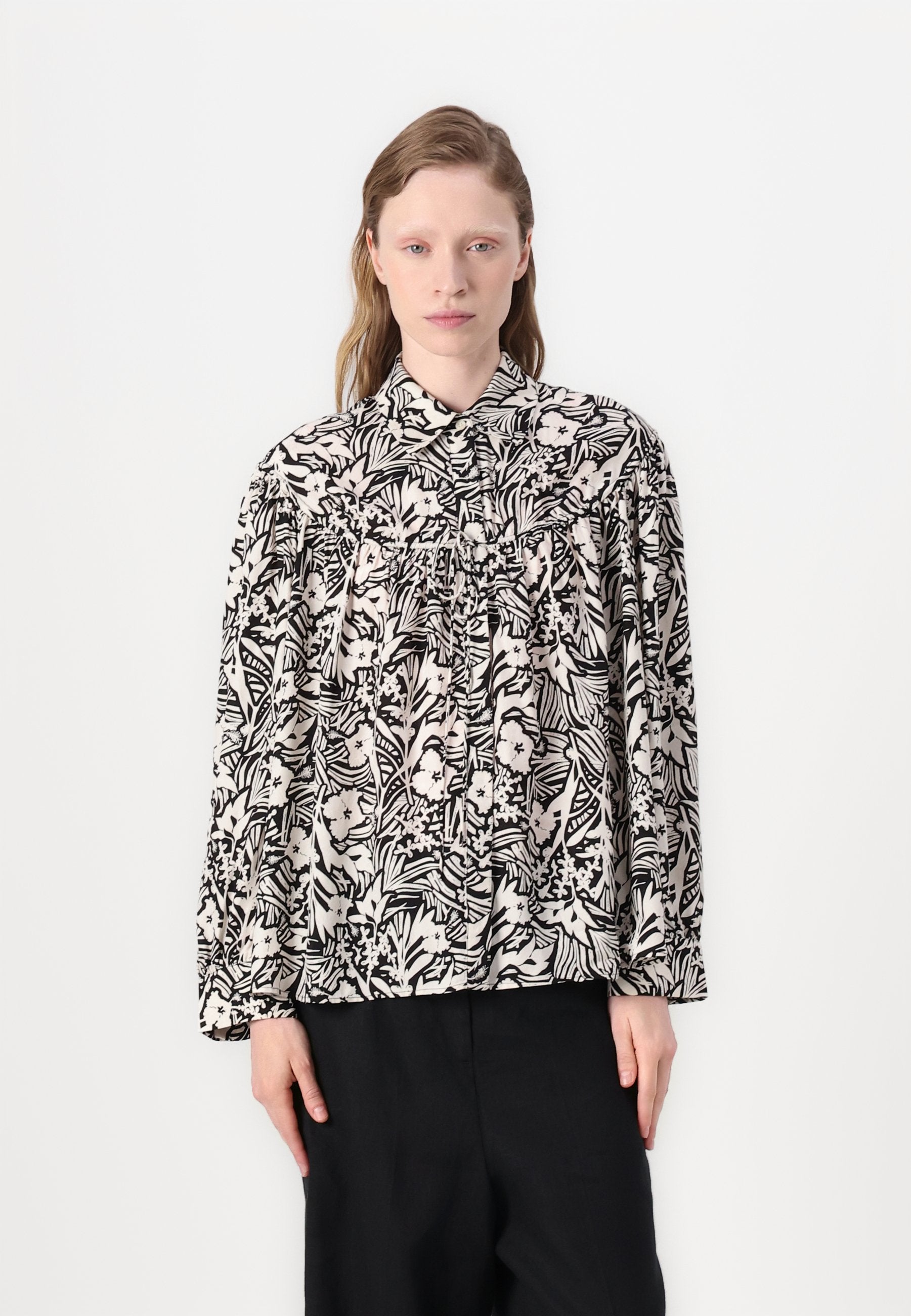 BLOUSE Media 3