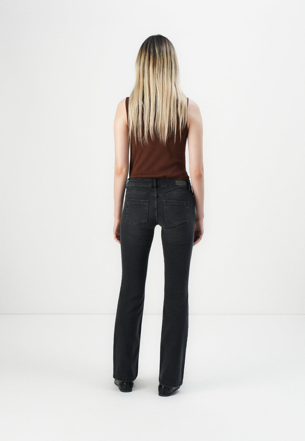 ONLBLUSH LOW WAIST FLARED BOX Media 4