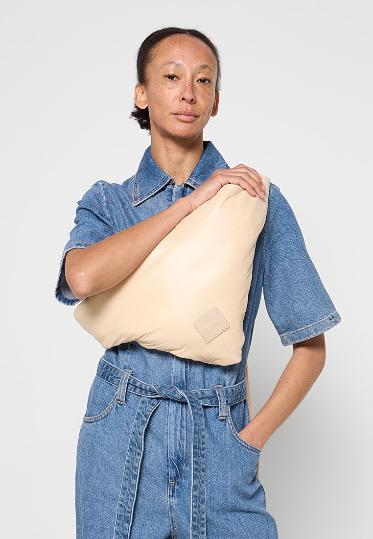 Kazar TRIANGLE MAXI