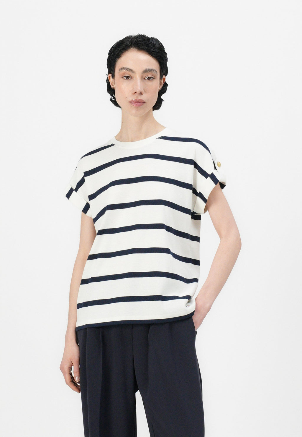 GOLD BUTTON TEE Media 5