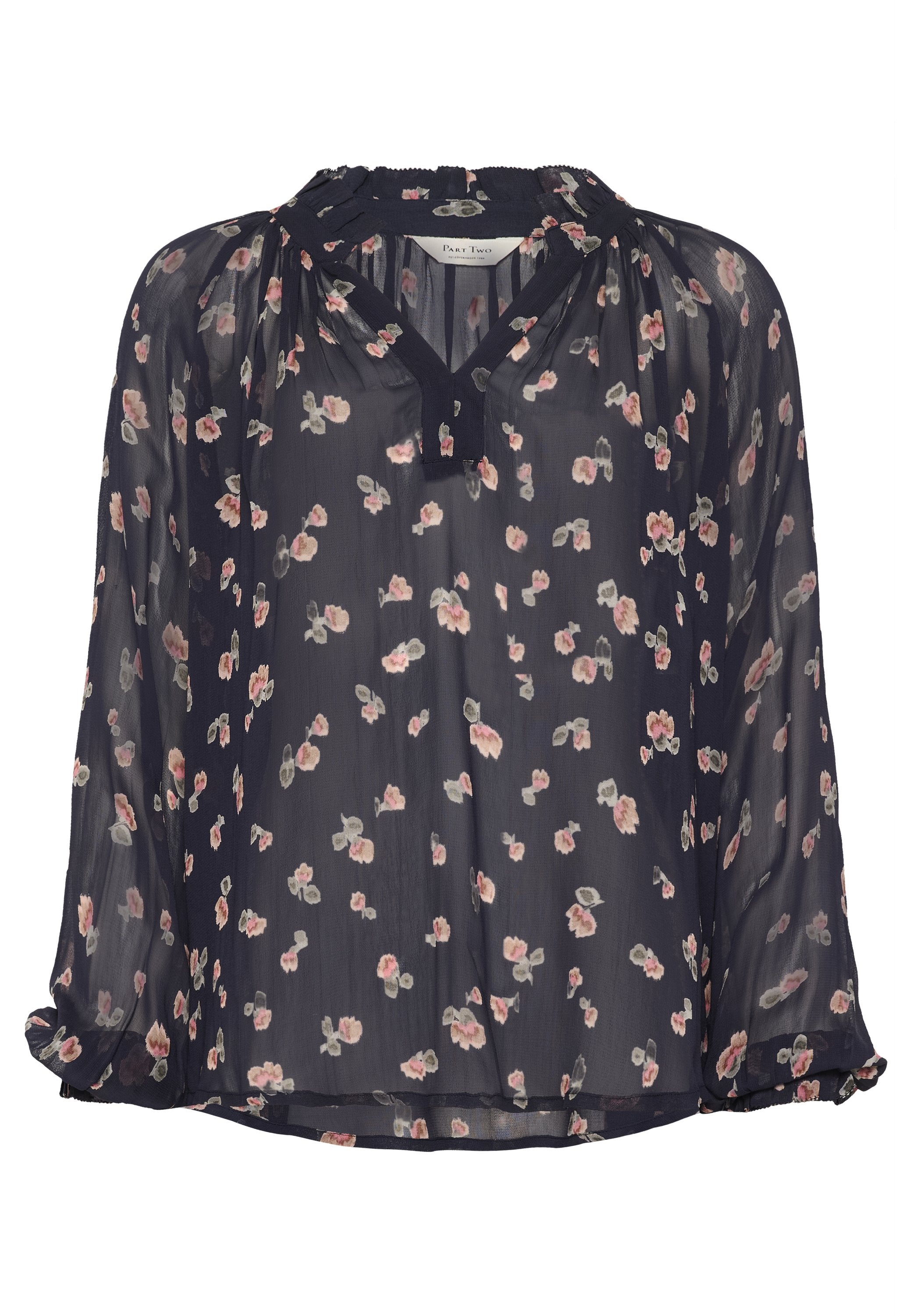 Blumenbluse aus navy Chiffon mit hellrosa Blumen, lockere Passform, geraffter Rundhalsausschnitt, lange Ärmel mit elastischen Bündchen und geschlitztem Detail.