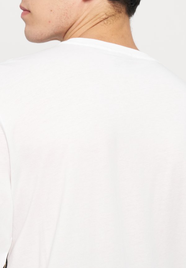 EA7 Emporio Armani