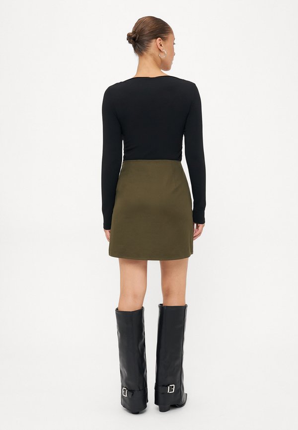Vero Moda Petite VMGIGI SHORT SKIRT