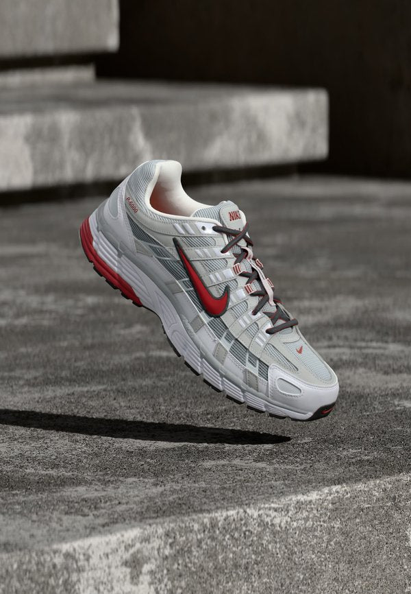 Nike Sportswear P 6000 ESS+ - Trainers - white/dune red/pure platinum-coloured/wolf grey/anthracite