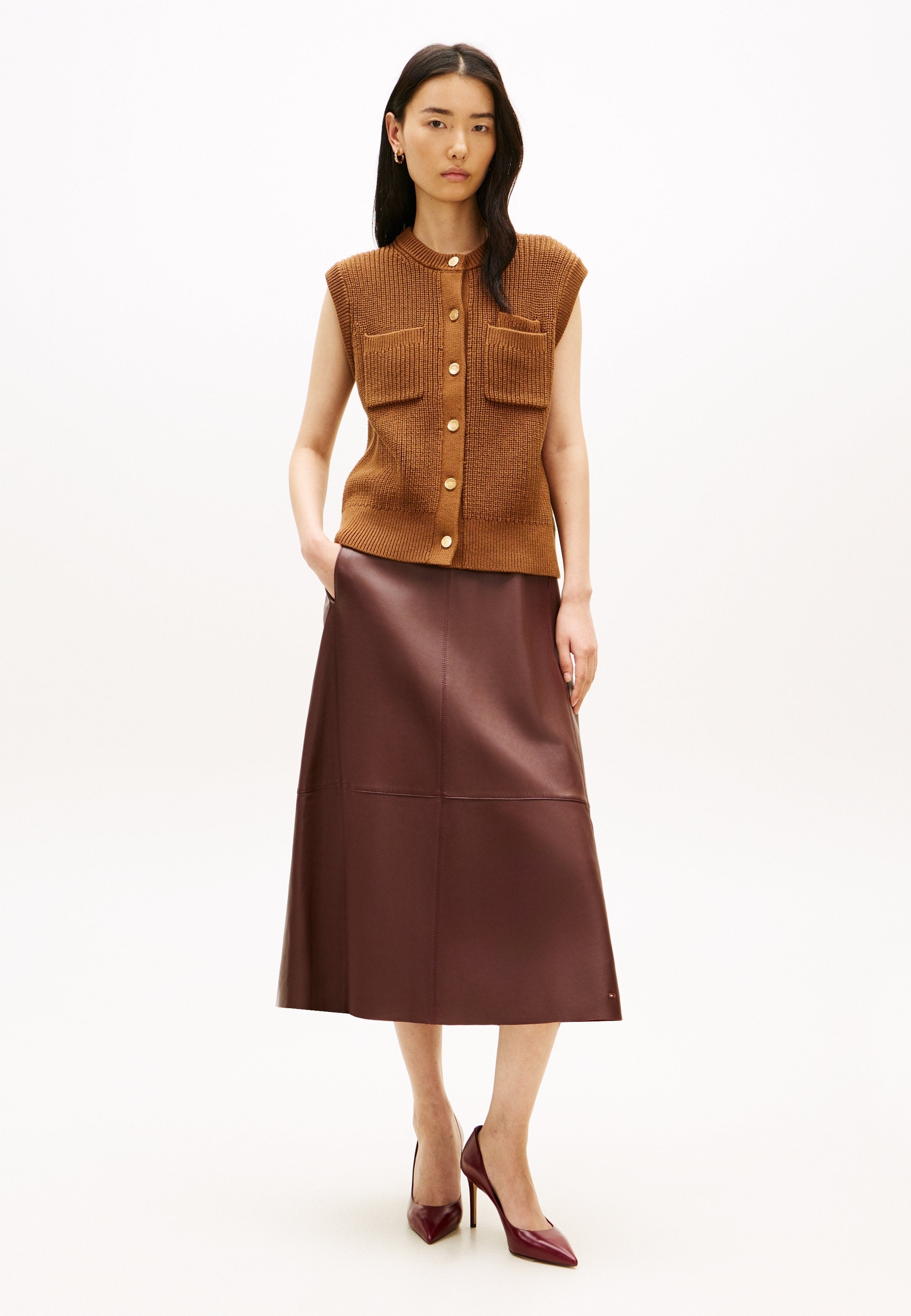 GOLD-TONE BUTTON RIB-KNIT VEST Media 2