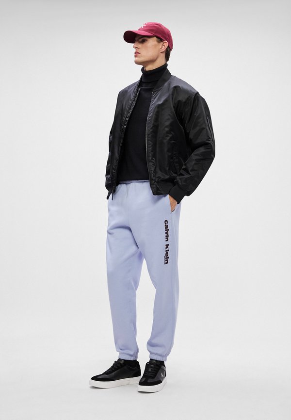 Calvin Klein RETRO GRAPHIC