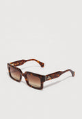 Schildpatt Sonnenbrille mit quadratischen Rahmen, verlaufenden braunen Gläsern und goldfarbenem Logo-Detail am Bügel. Glatte Oberfläche mit glänzender Finish.
