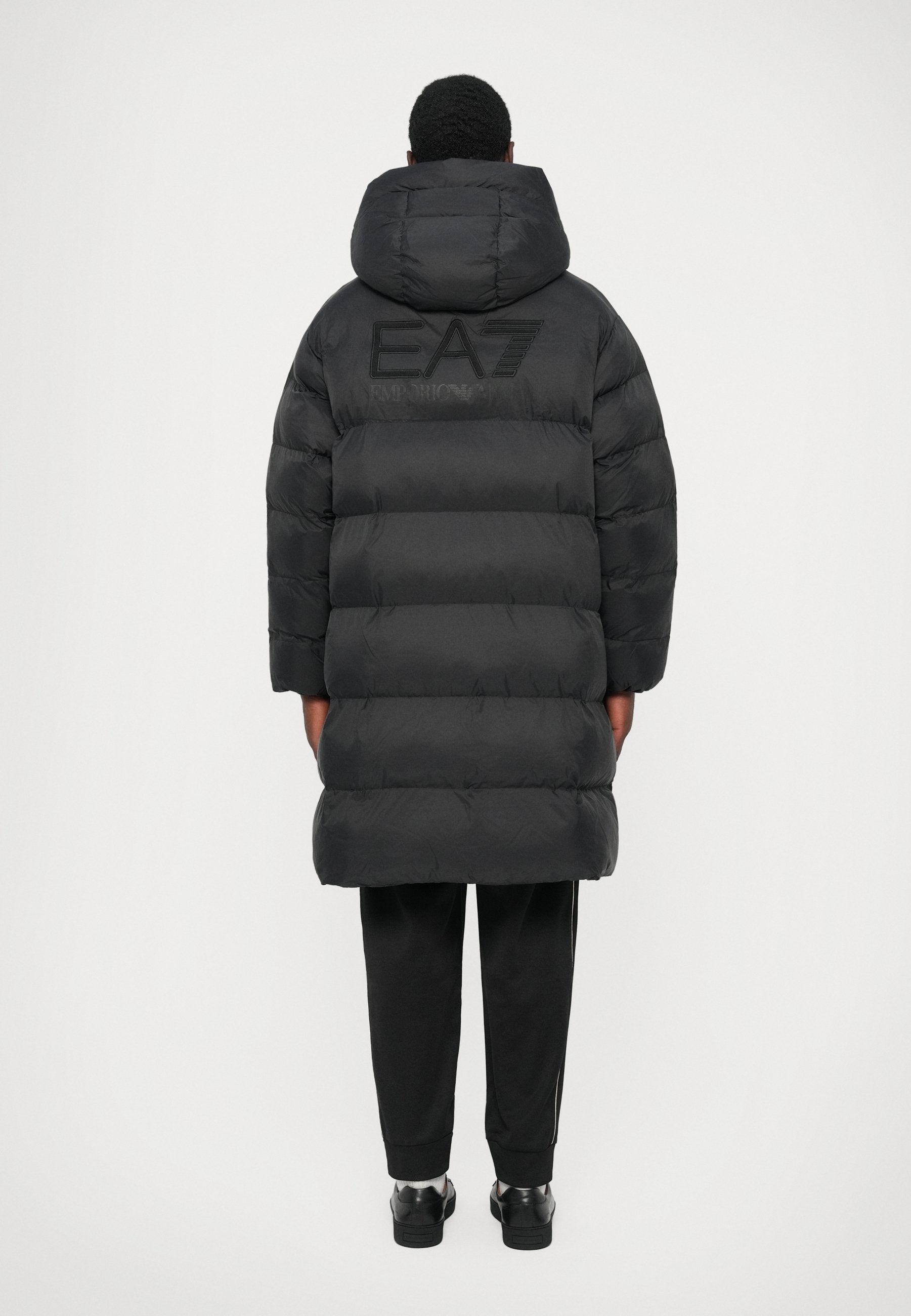 MOUNTAIN POLAR BIG LOGO Media 2