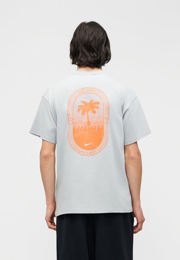 Nike Sportswear TEE UNISEX - Print T-shirt - smoke grey