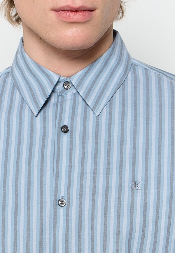 Calvin Klein SLIM FIT
