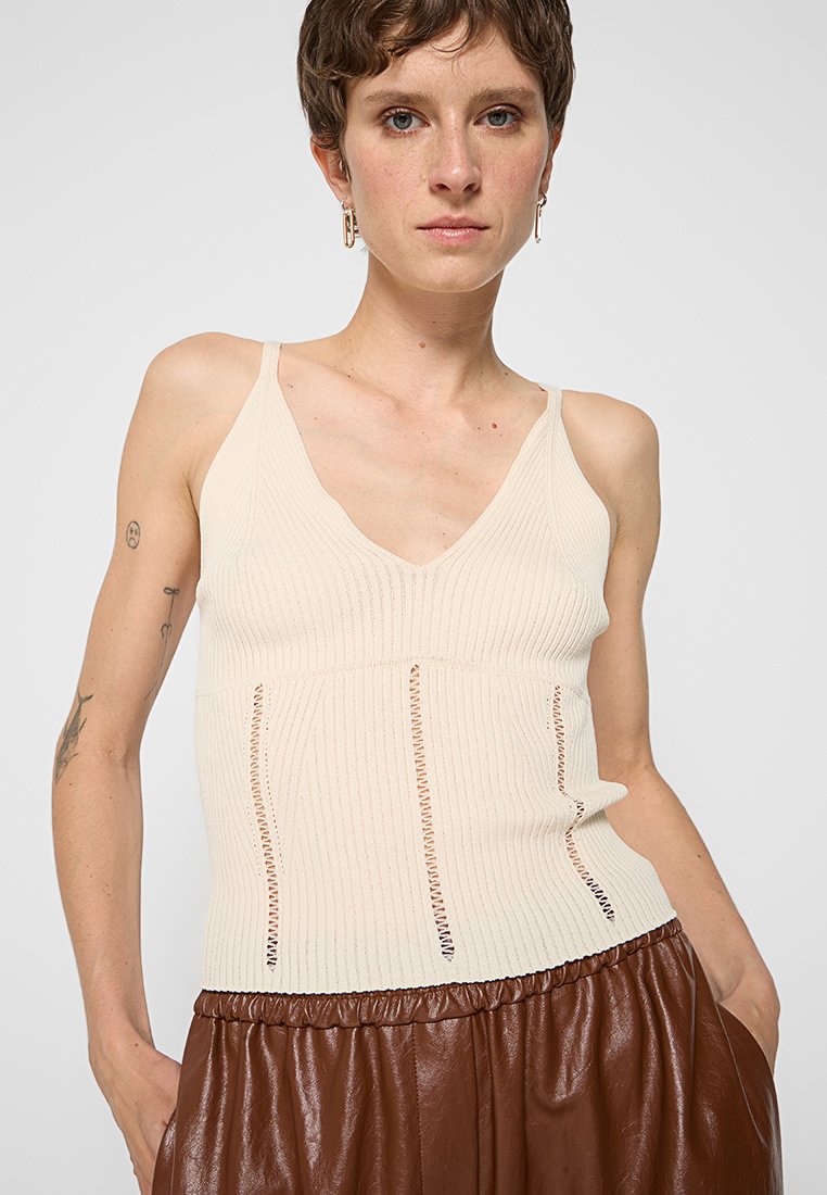 TWINSET