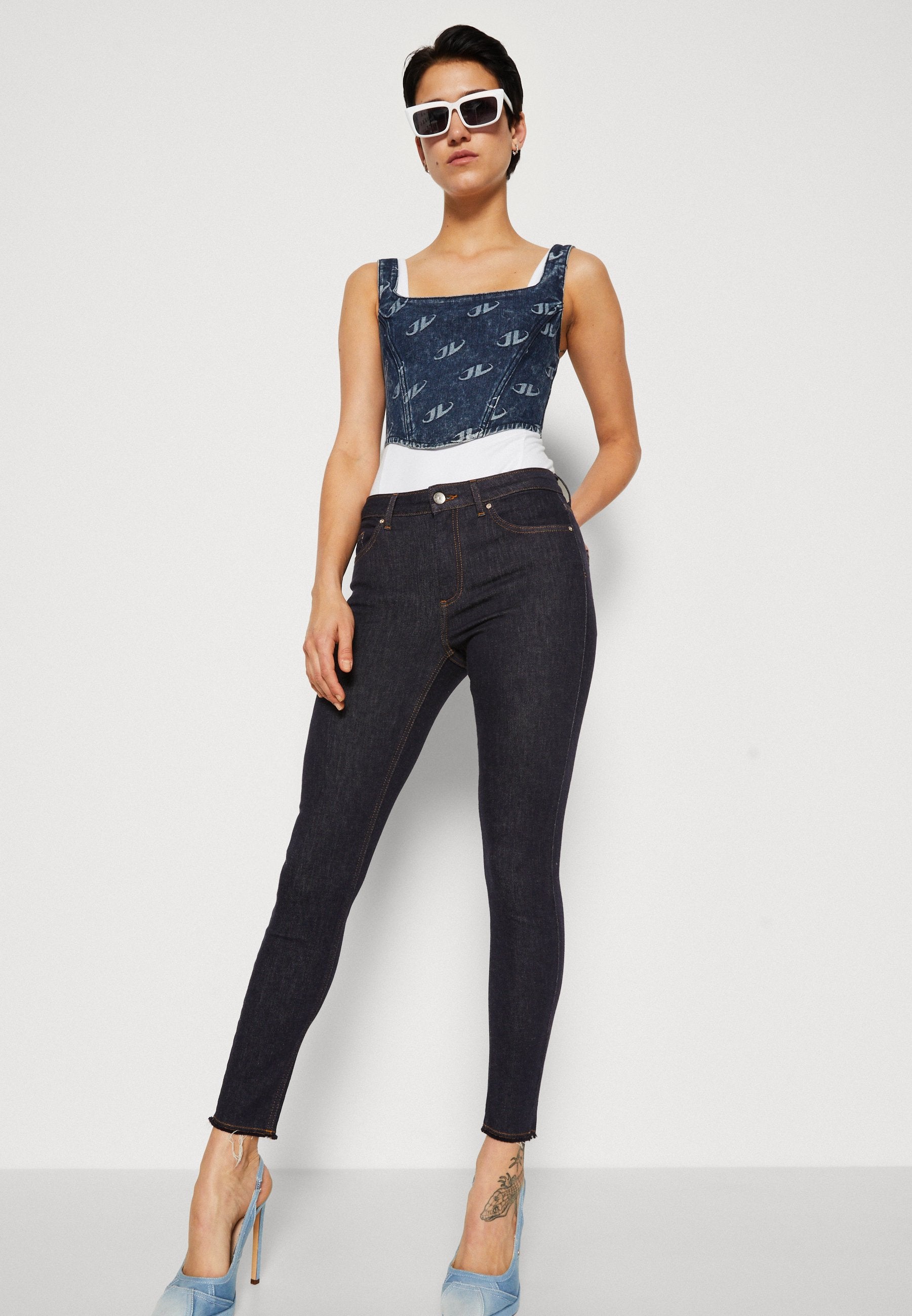 ONLBLUSH MID Media 5