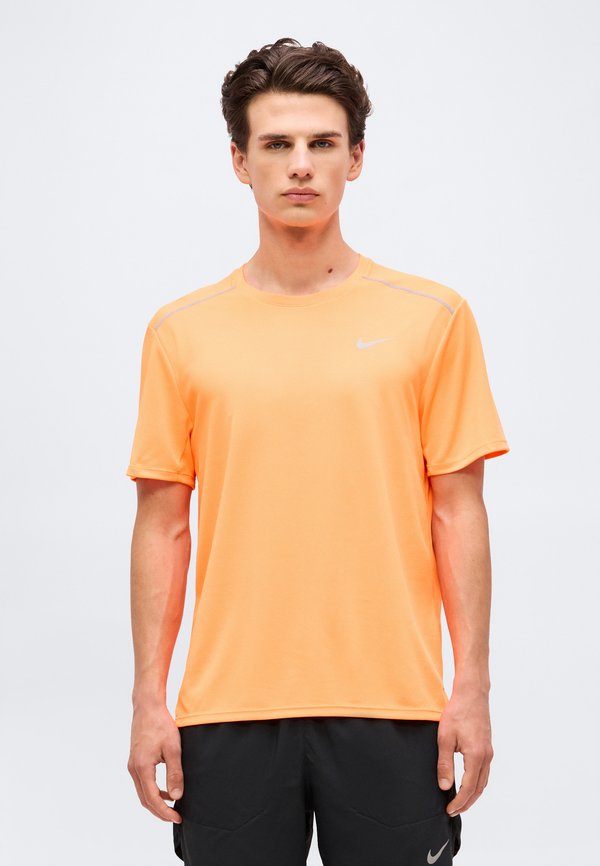 Nike Performance MILER  - Sports T-shirt - total orange/safety orange