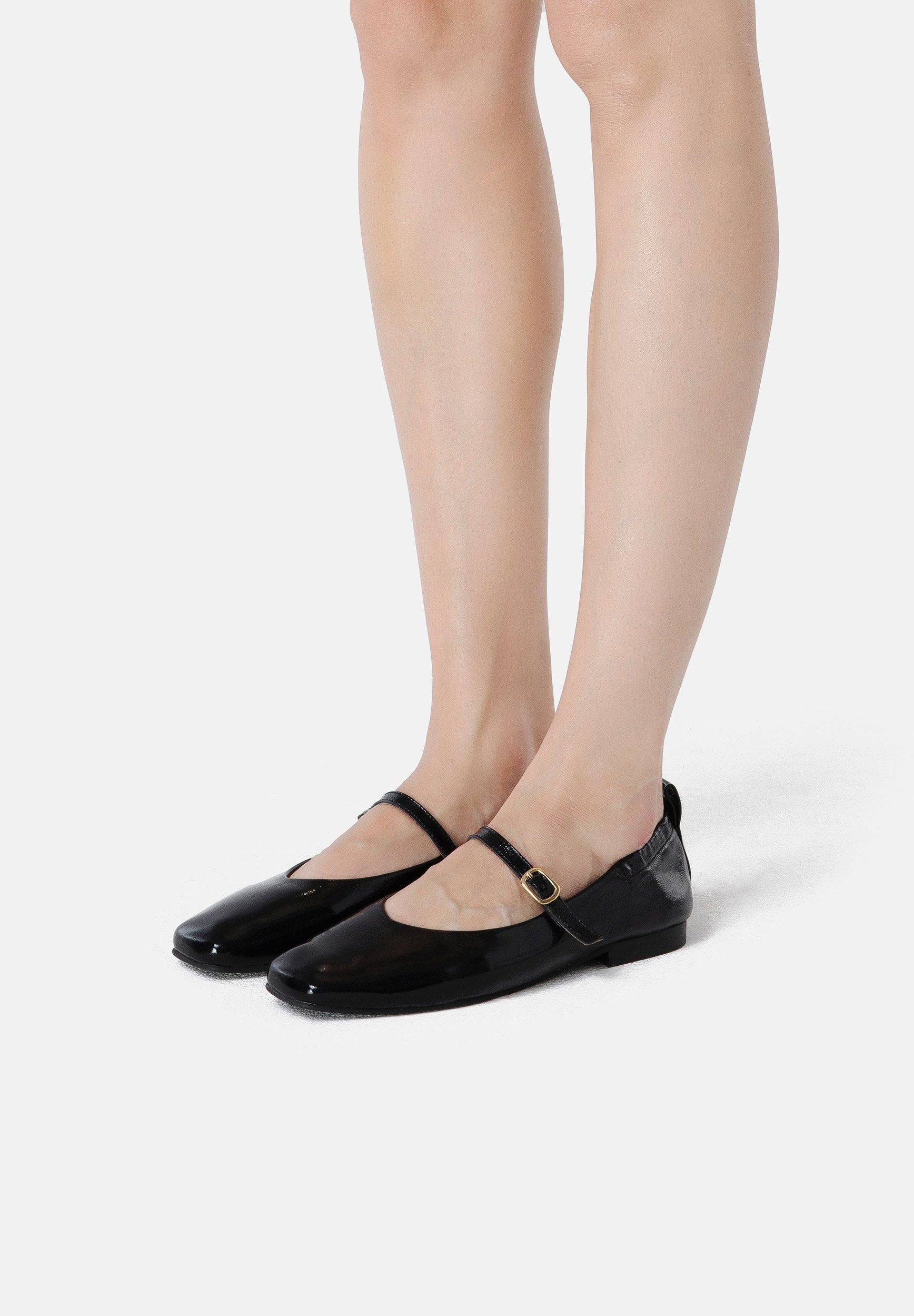 L37 LUXE STRIDES