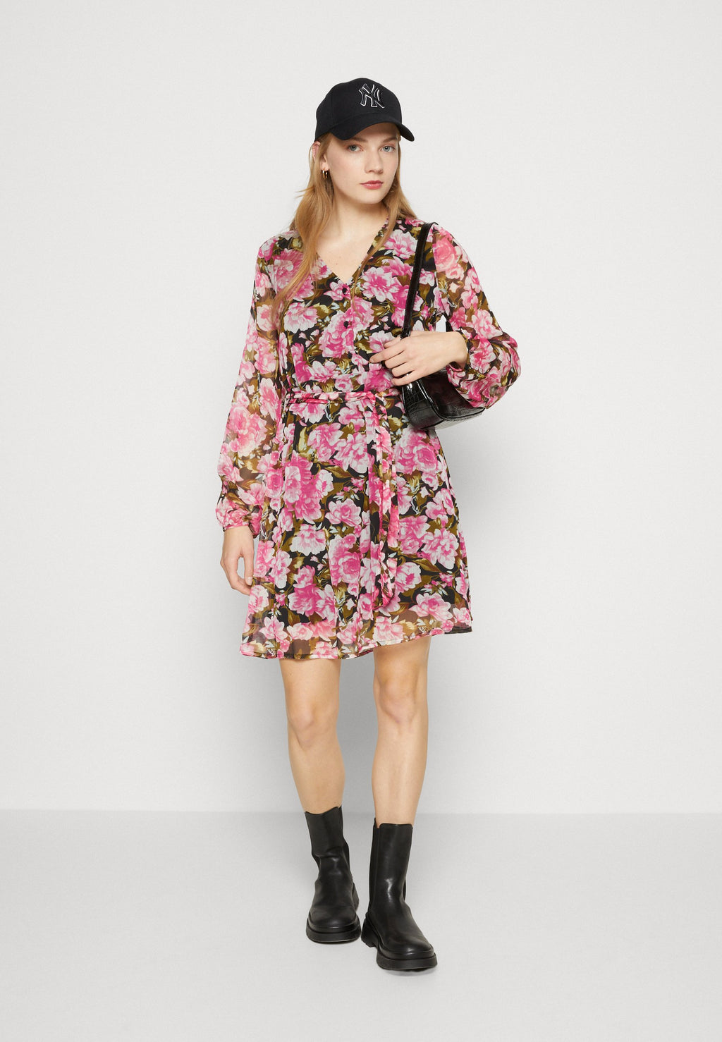 ONLY ONLSAGA V NECK BUTTON DRESS