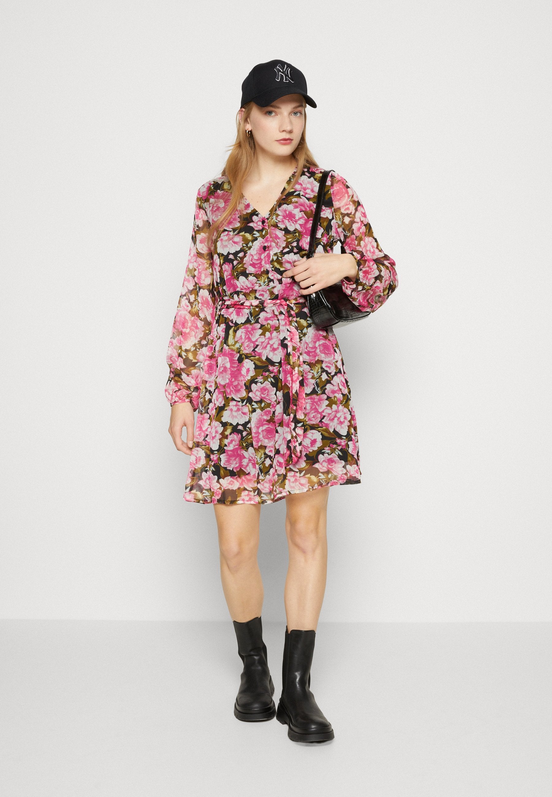 ONLY ONLSAGA V NECK BUTTON DRESS