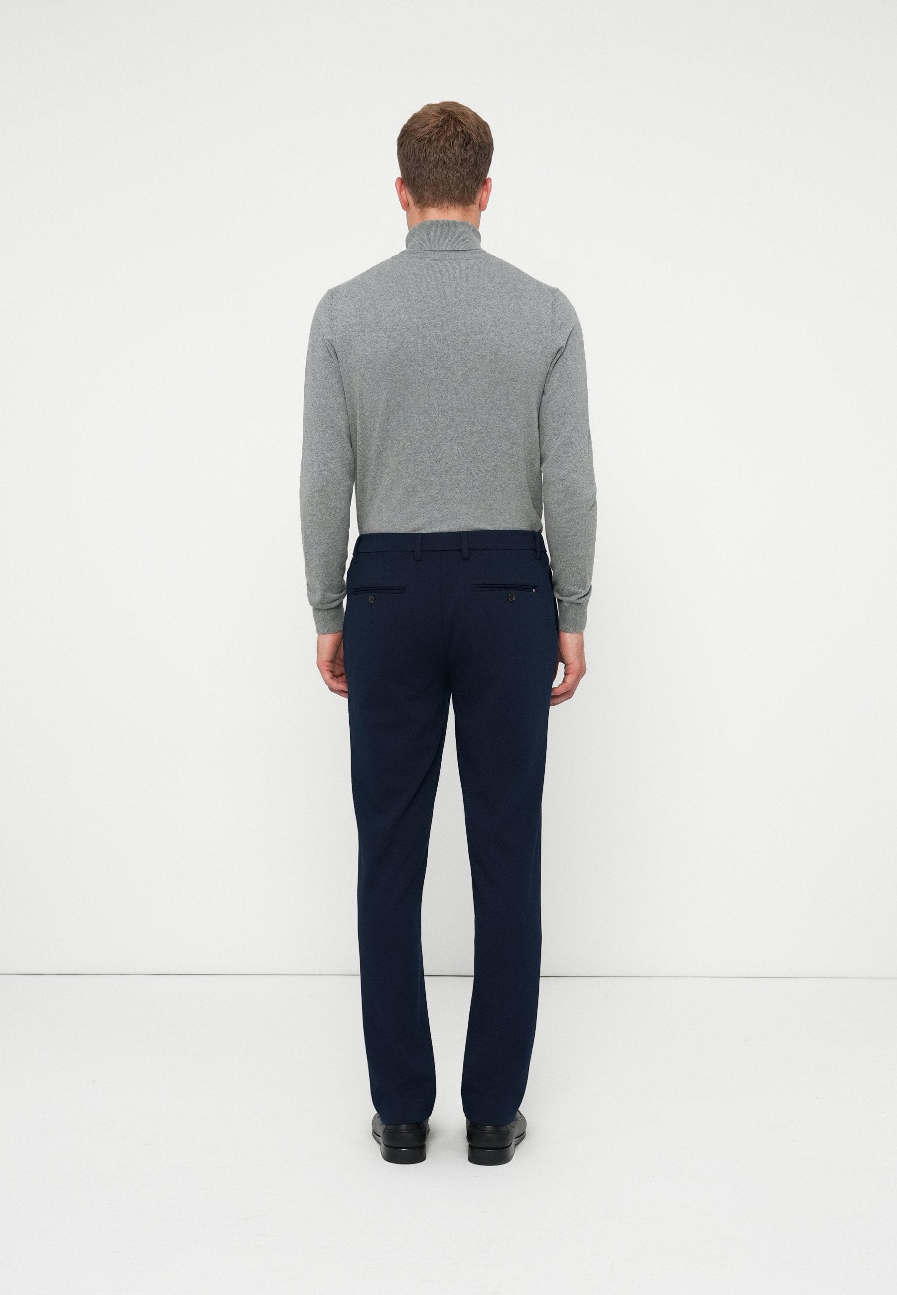 PERFORMANCE SMART CASUAL STRAIGHT LEG TROUSERS Media 4