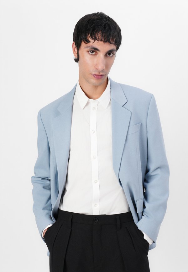 HUGO KARLO