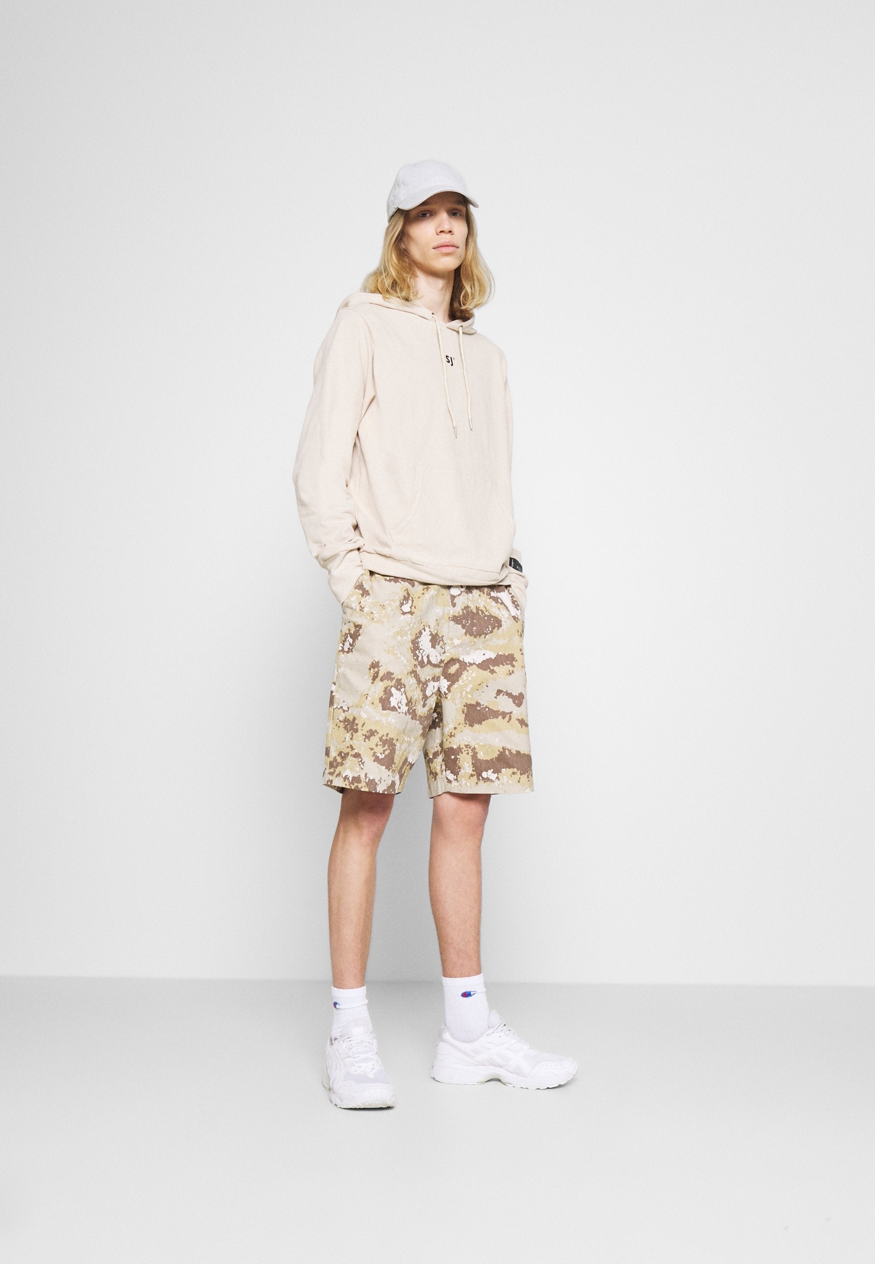 Sixth June CAMO CARGO