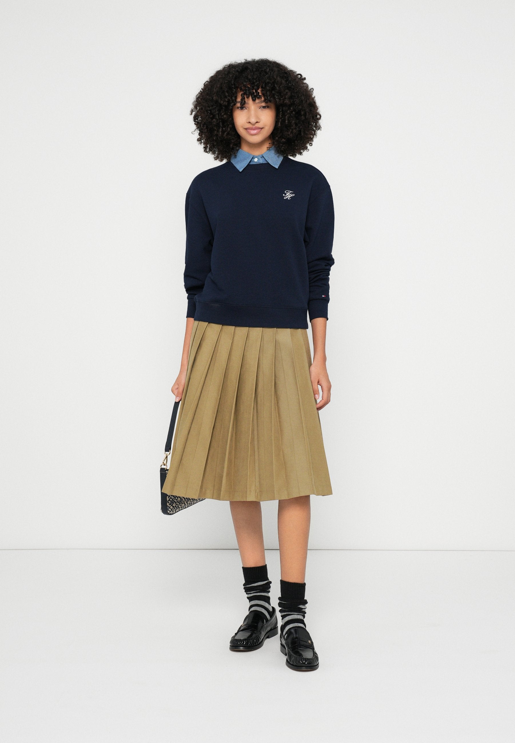 REGULAR FIT Media 2