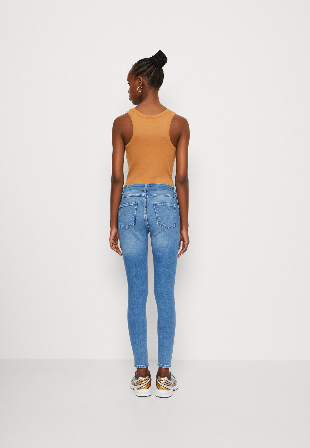 ONLWAUW MID WAIST BELT Media 4
