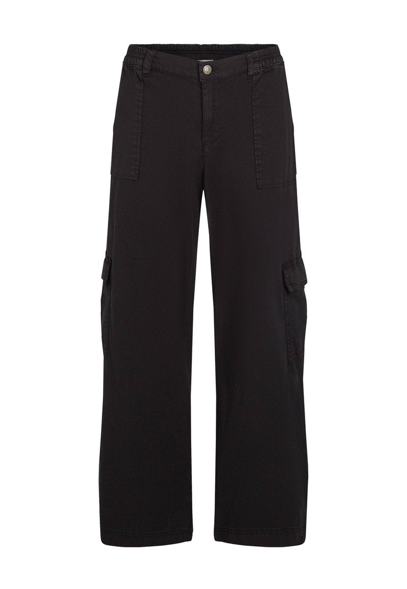 Schwarze Cargo-Hosen aus Baumwolle mit weit geschnittenem Design, ausgestattet mit zwei Fronttaschen und zwei seitlichen Cargo-Taschen. Schlichte, strapazierfähige Nähte.