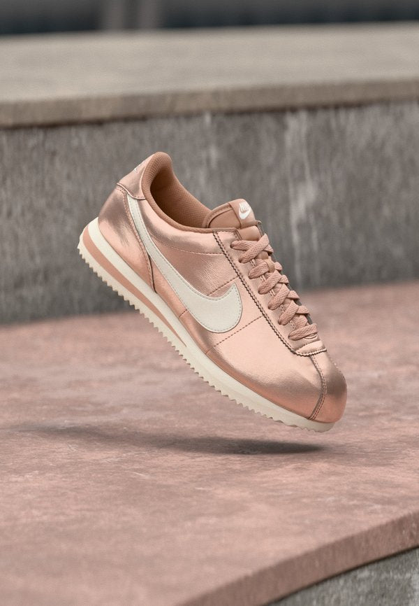 Nike Sportswear CORTEZ - Trainers - metallic red bronze/sail/rose whisper