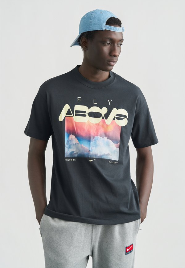Nike Sportswear TEE FLY ABOVE - Print T-shirt - off noir