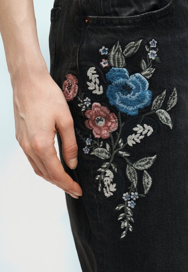 Abercrombie & Fitch PLACED EMBROIDERY