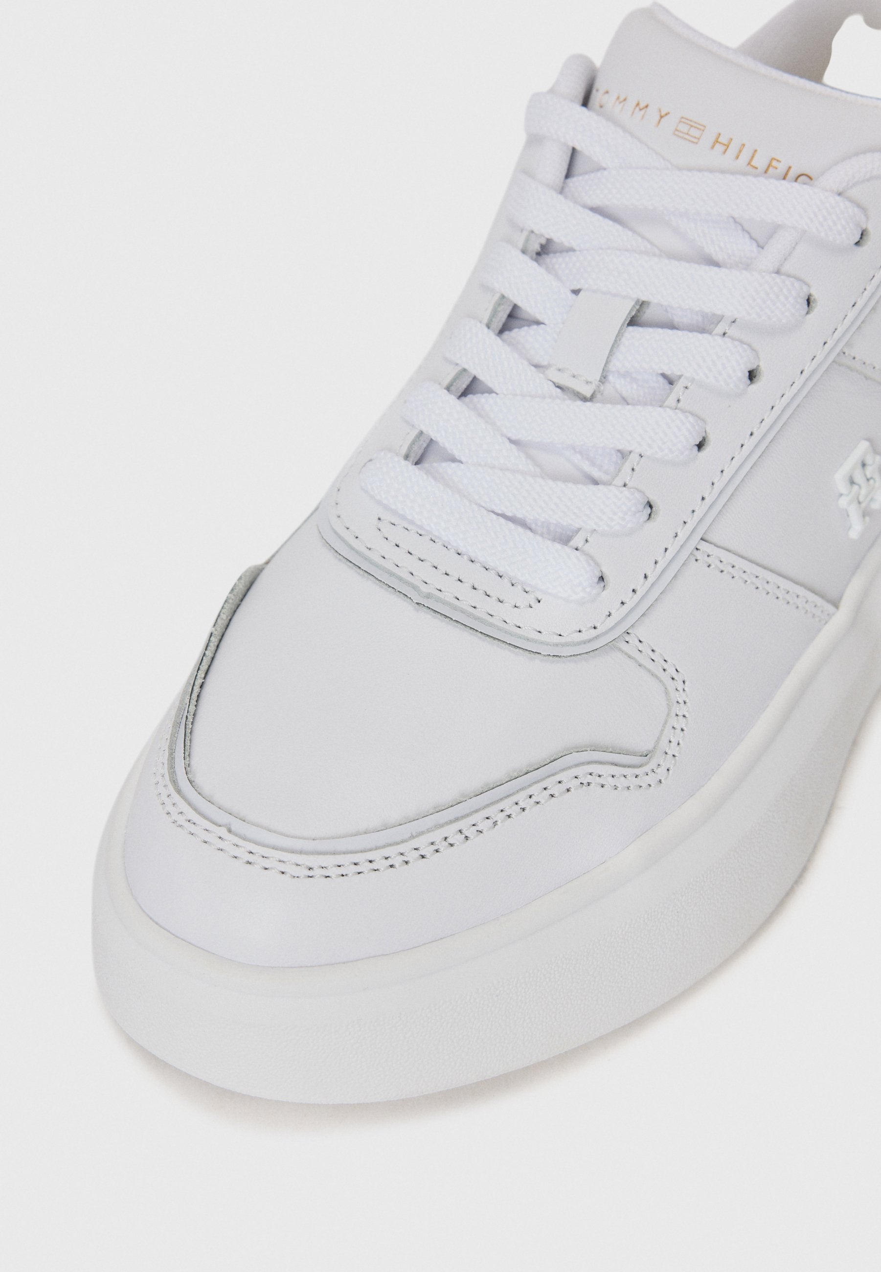 SNEAKER Media 5