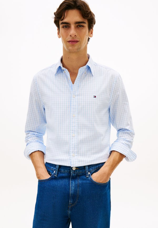 Tommy Hilfiger TH FLEX REGULAR FIT GINGHAM CHECK POPLIN SHIRT - Shirt - sweet blue