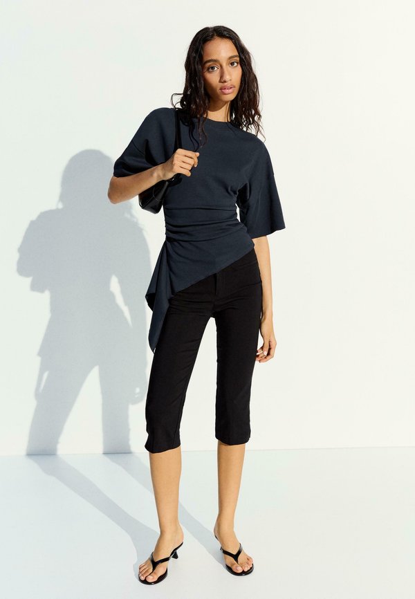 Bershka GATHERED SHORT SLEEVE - T-SHIRT 01429360 - Print T-shirt - royal blue
