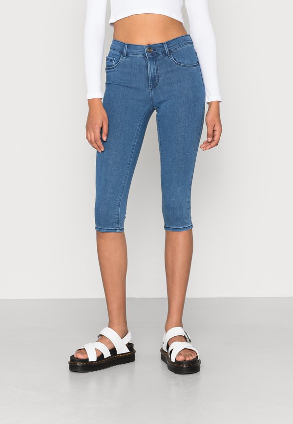 ONLY ONLRAIN REG SK KNICKERS - Denim shorts - medium blue denim