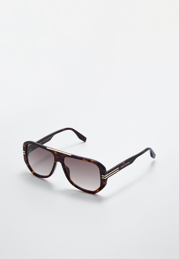 MARC JACOBS