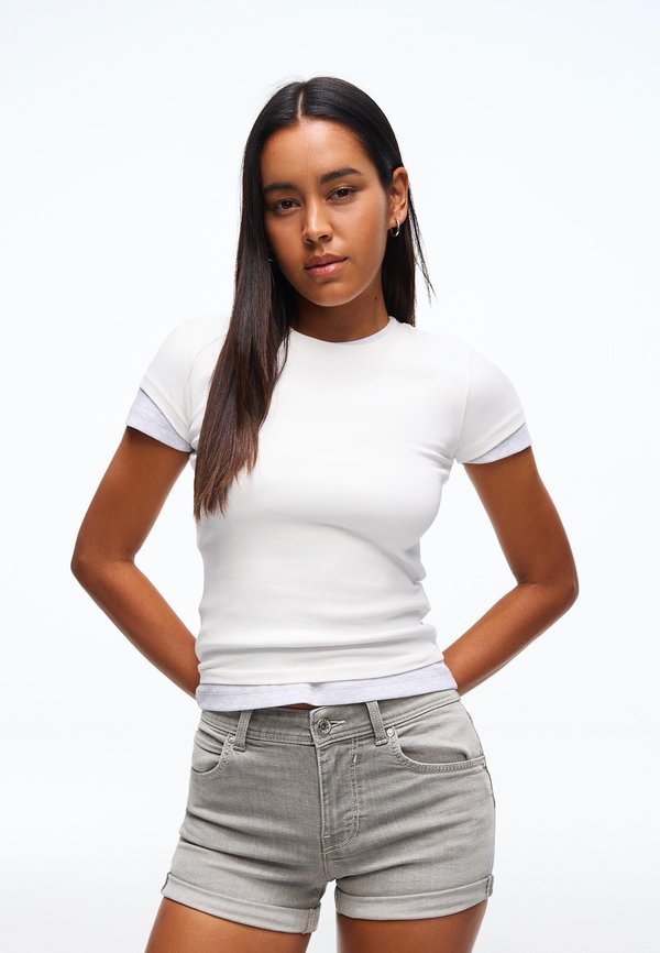 Bershka ROLL-UP - Denim shorts - grey