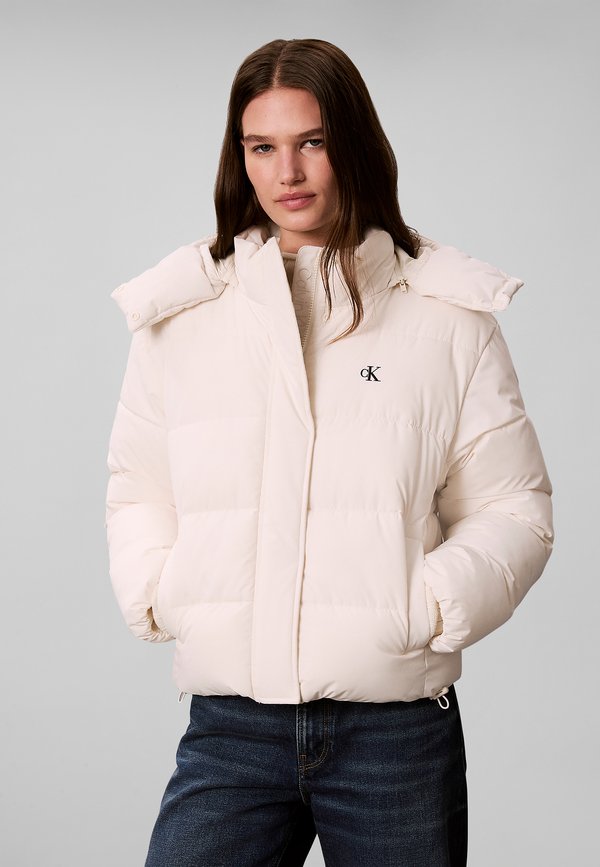 Calvin Klein Jeans CALVIN KLEIN JEANS SHORT HOODED PUFFER JACKET - Winter jacket - tofu