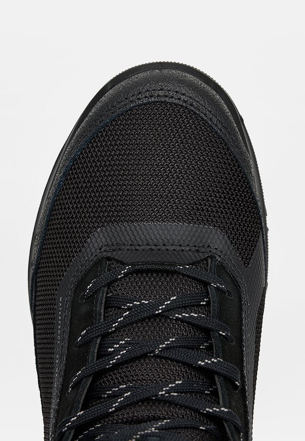 ECCO ULT-TRN