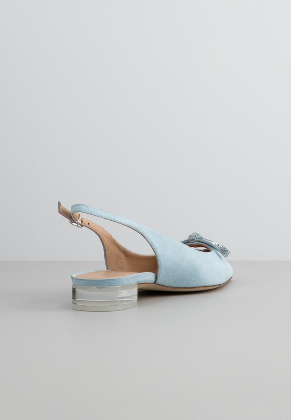 Stuart Weitzman BOW