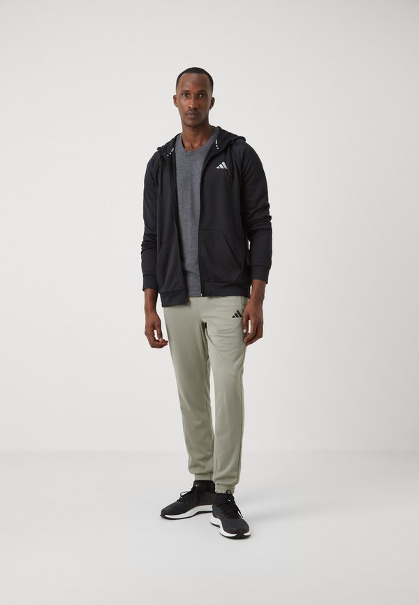 adidas Performance ESSENTIALS CAMOUFLAGE