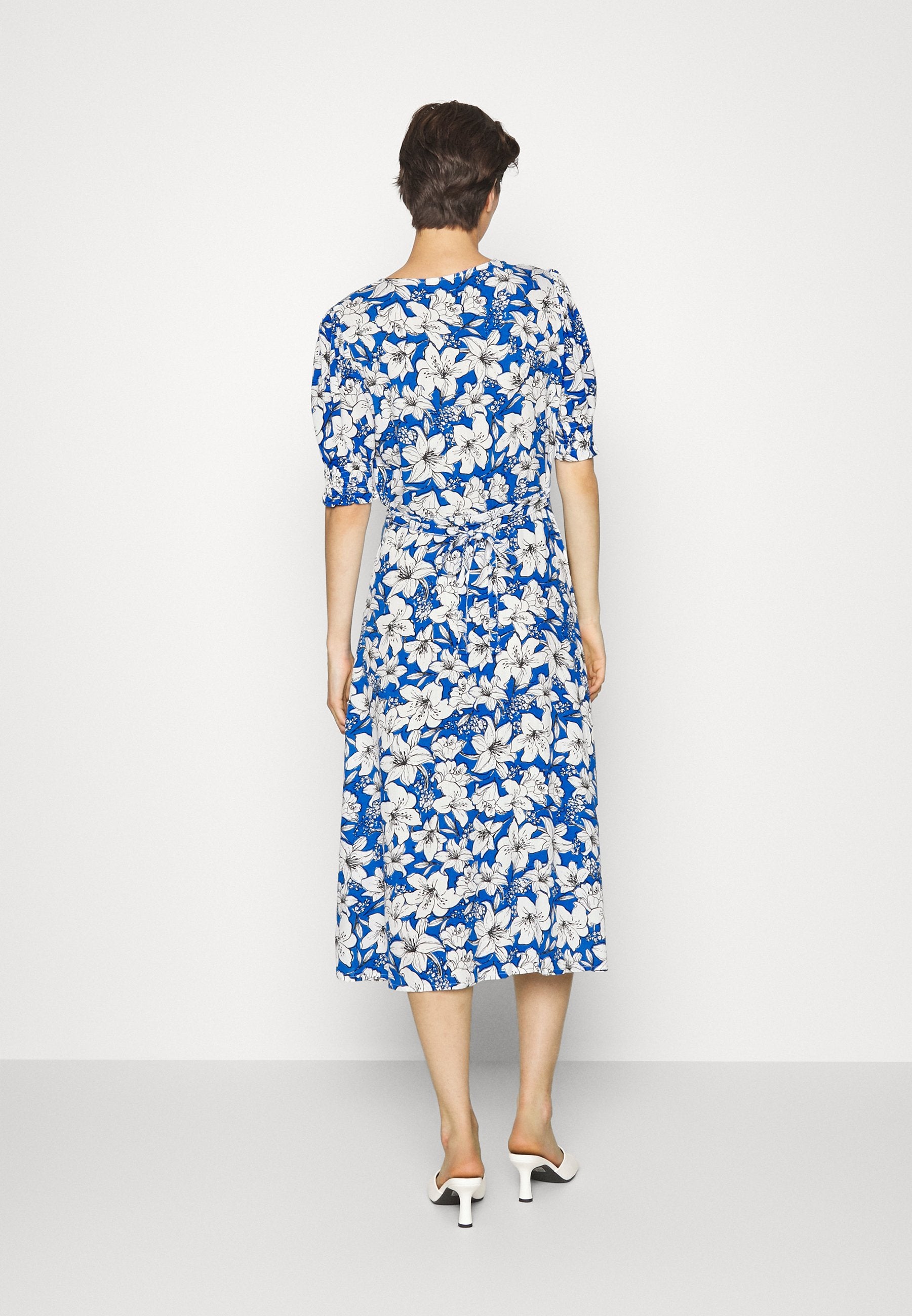 ONLFREDERIKKE V NECK BELT DRESS Media 4