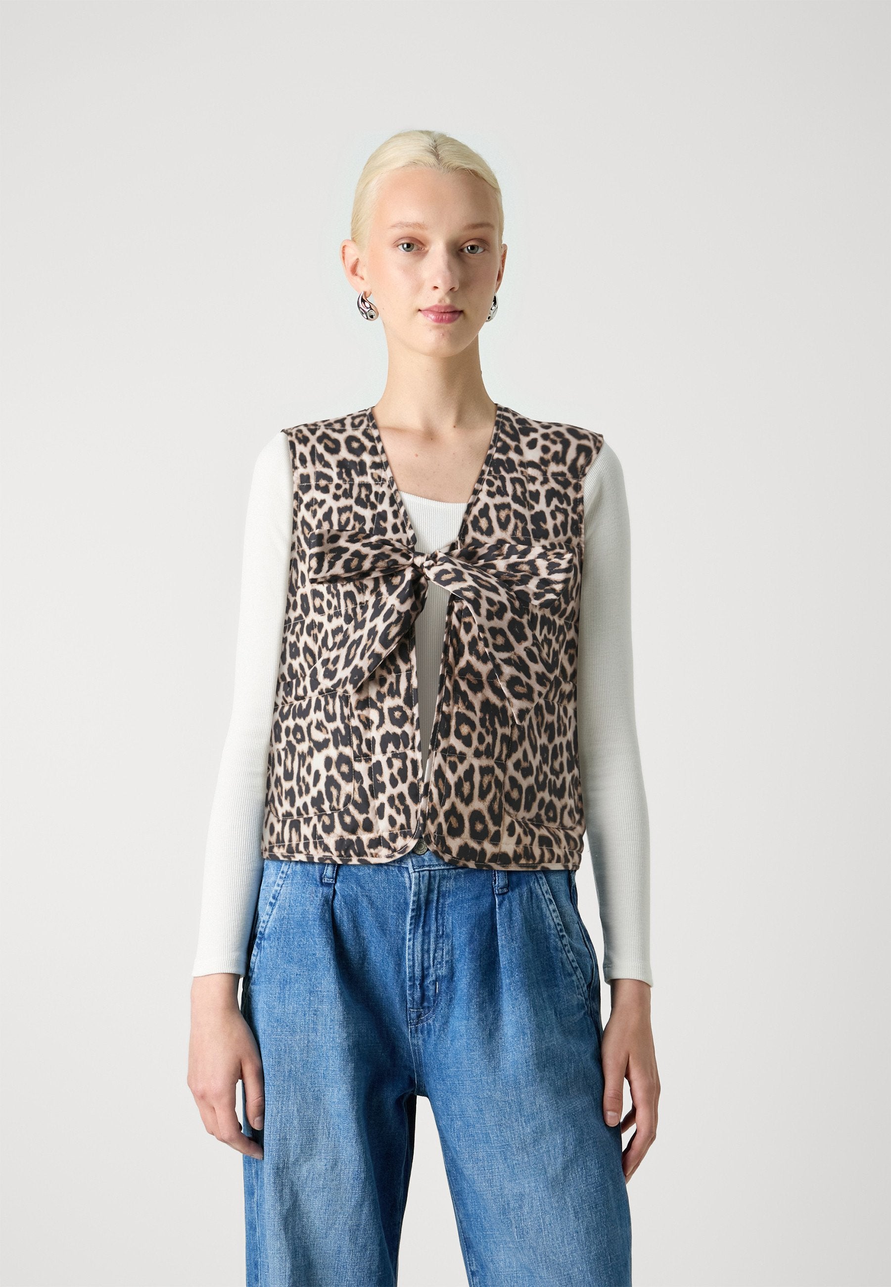 ONLANNABELL BOW WAISTCOAT  Media 3