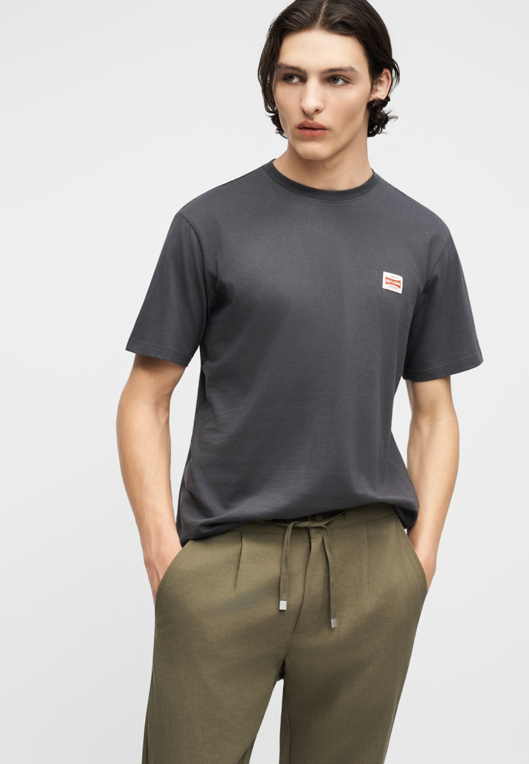 ONSWAKE LOOSE TAPERED Media 5