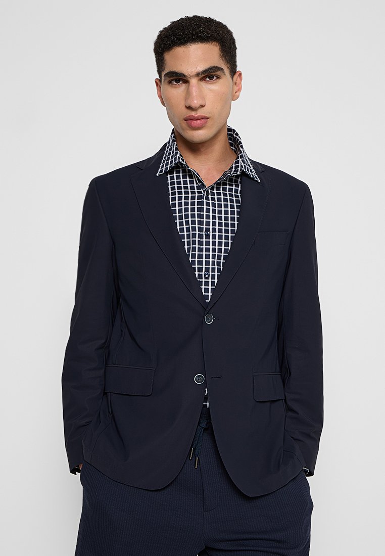 BOSS HUGE SLIM FIT