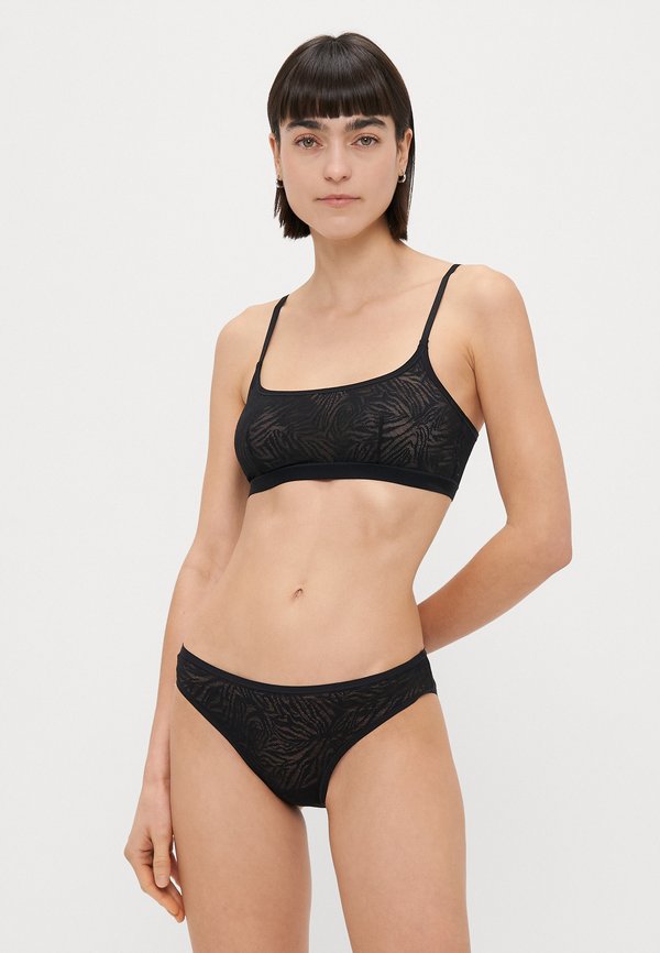 YITTY HOT SCOOP BRALETTE