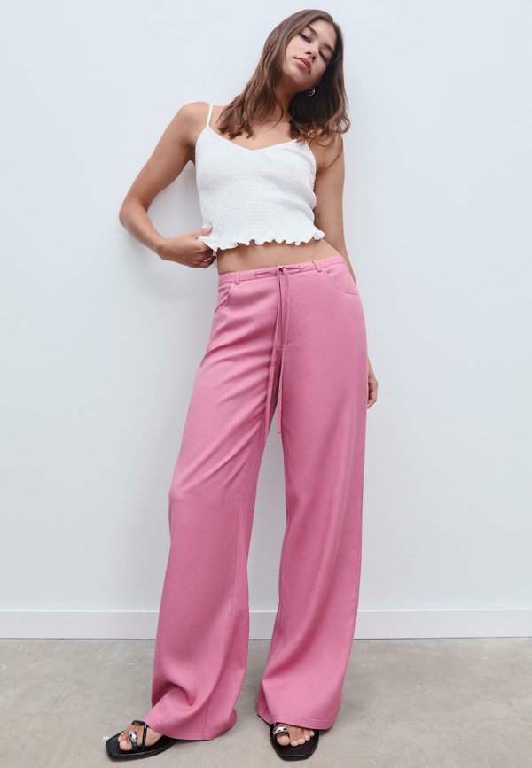 Stradivarius FLOWY WITH POCKETS