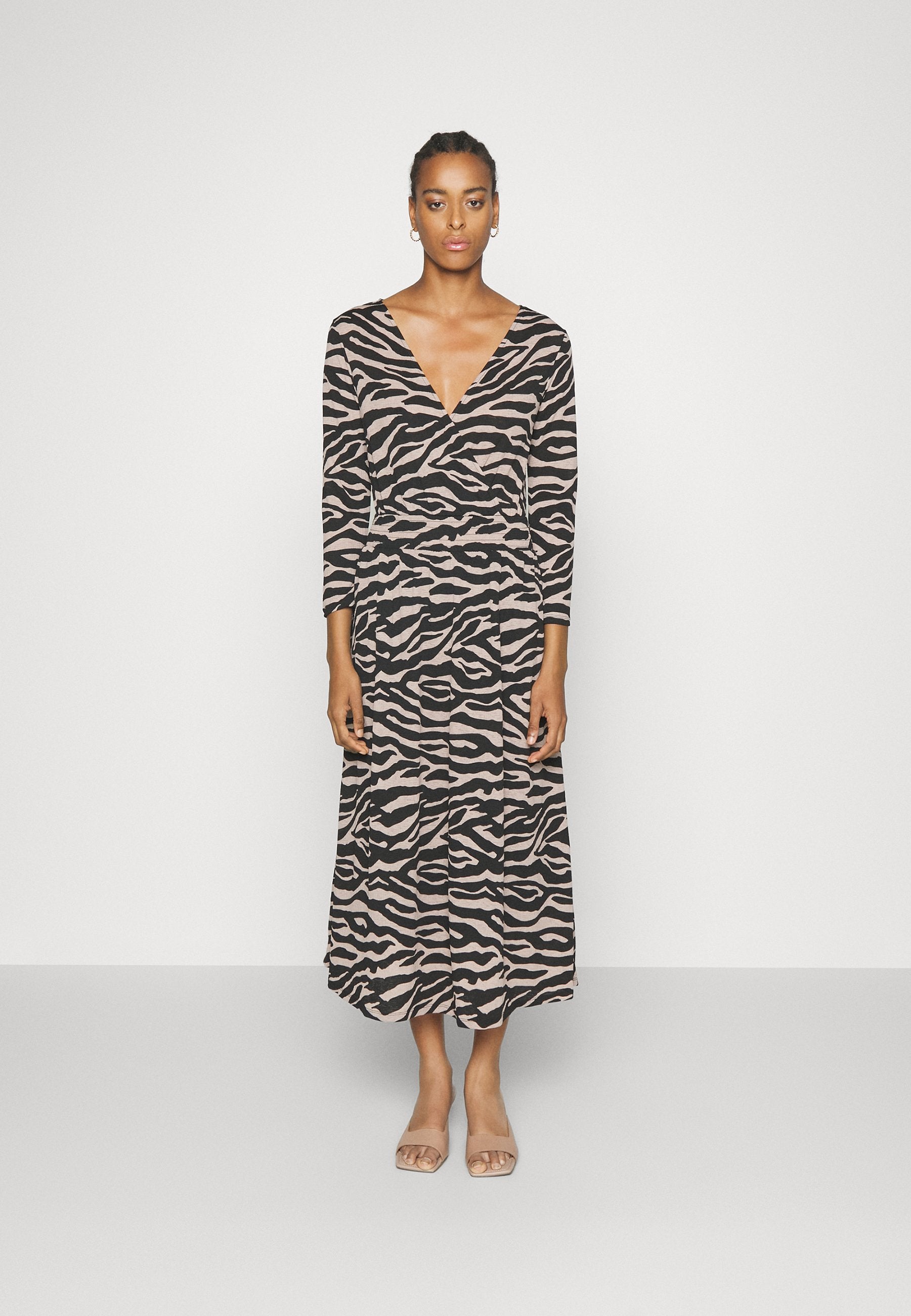 ONLPELLA DRESS  Media 3