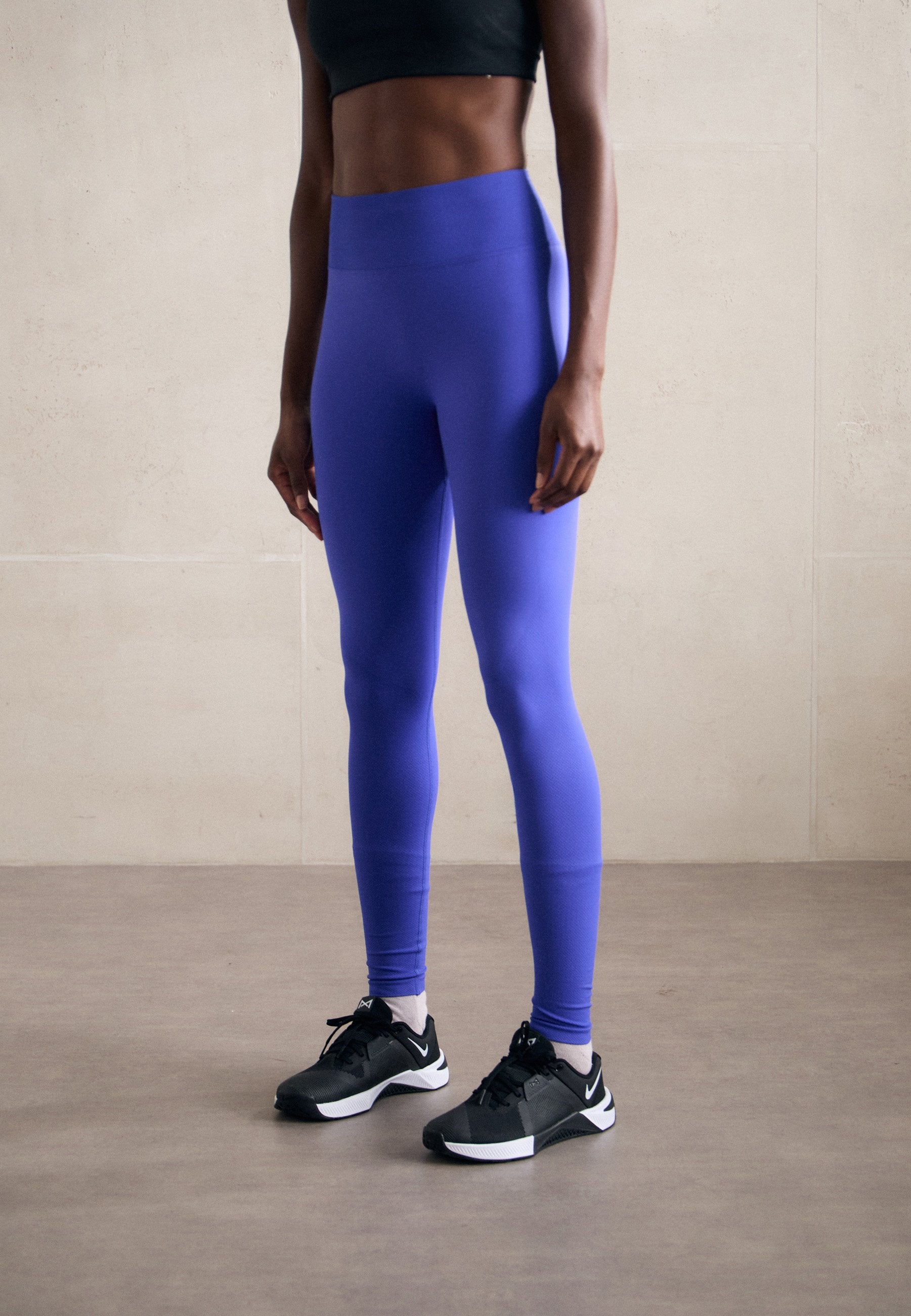 ICANIWILL DEFINE SEAMLESS V SHAPE