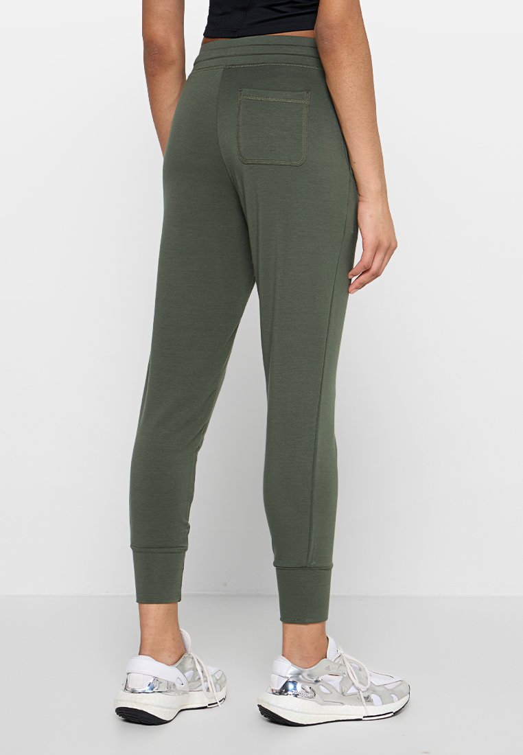 Fabletics THE LUXE