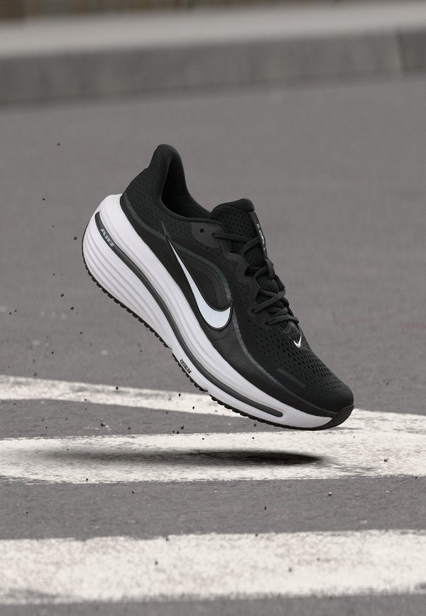 Nike Performance AIR WINFLO 12 - Road running shoes - black/white/dark smoke grey