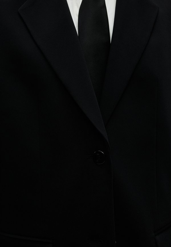HUGO AREOTA